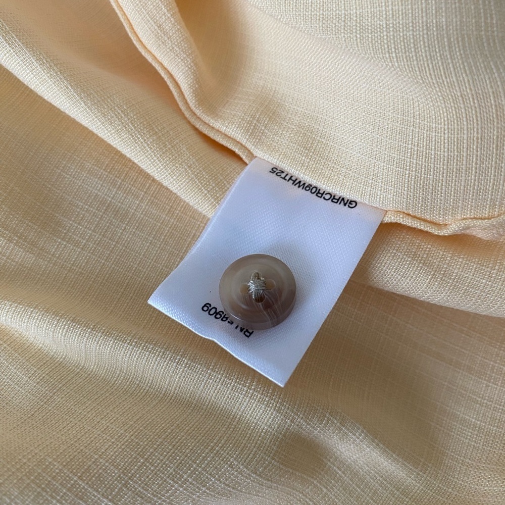Roundtree & Yorke Men's Cream Button-Down Shirt - Picture 5 of 6